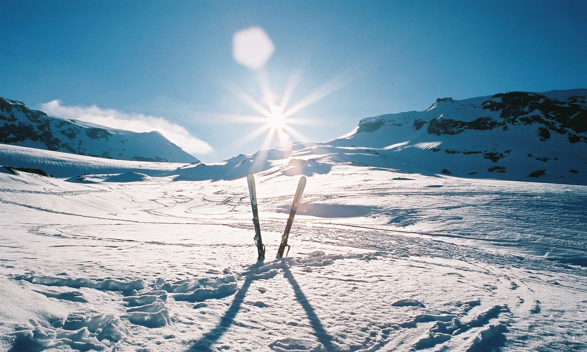 Ski ou surf de montagne au départ du col de Porté-Puymorens, nuit au refuge des Bésines (non gardé)